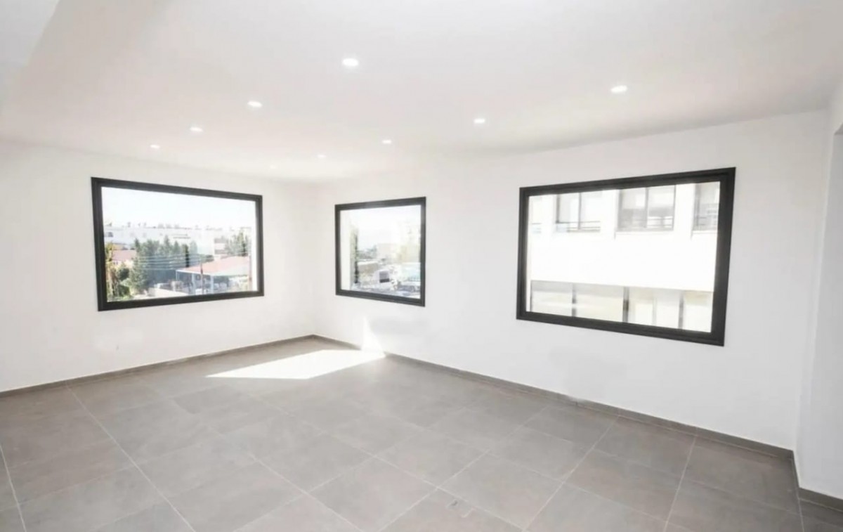 Office  For Rent  in  Kato Paphos - Universal