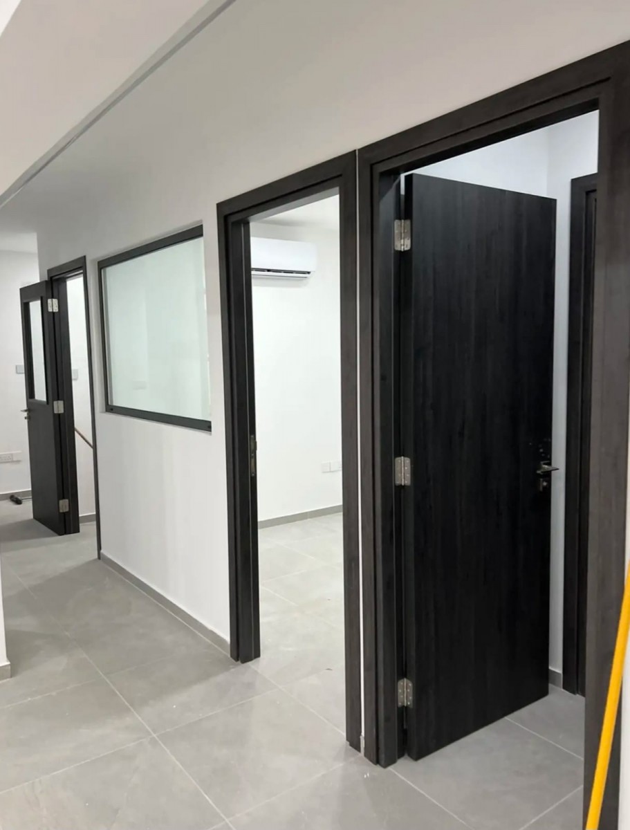 Office  For Rent  in  Kato Paphos - Universal