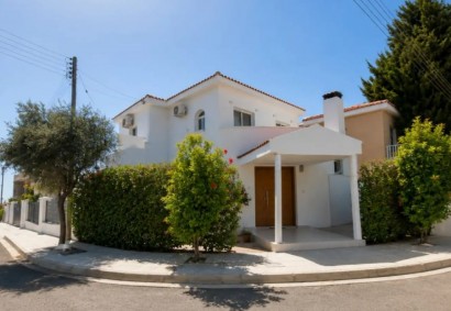 Emba, Paphos Detached Villa For Rent | DT4742