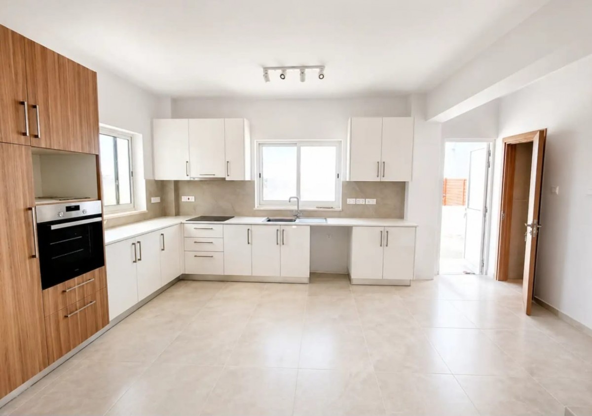 Detached Villa For Rent  in  Emba