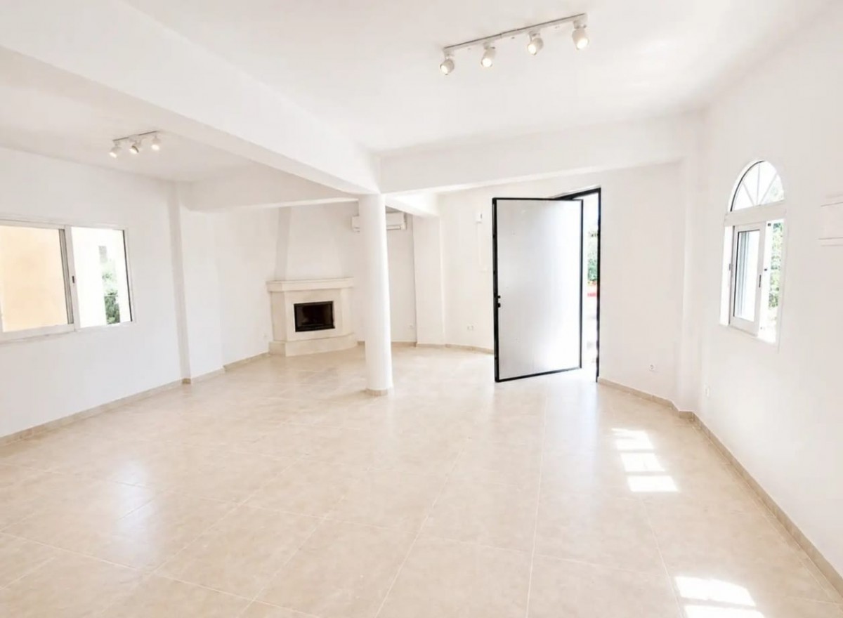 Detached Villa For Rent  in  Emba