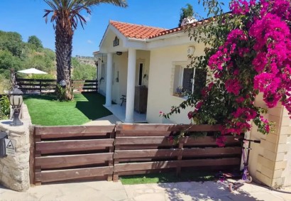 Tsada, Paphos Bungalow For Rent | DT4893