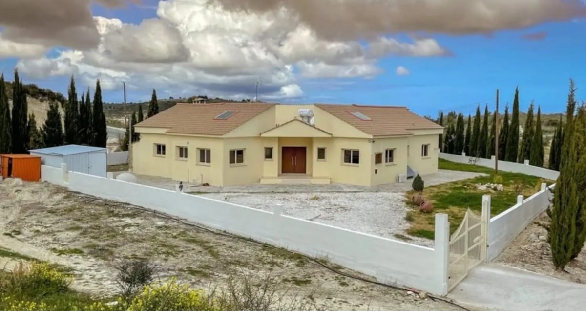 Kathikas, Paphos Bungalow For Rent | DT4894
