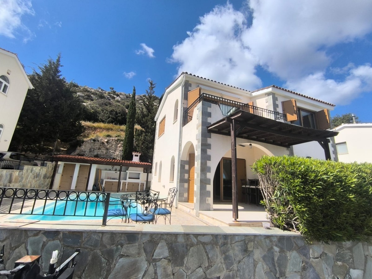 Detached Villa For Sale  in  Peyia