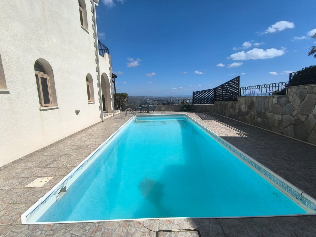 Detached Villa For Sale  in  Peyia