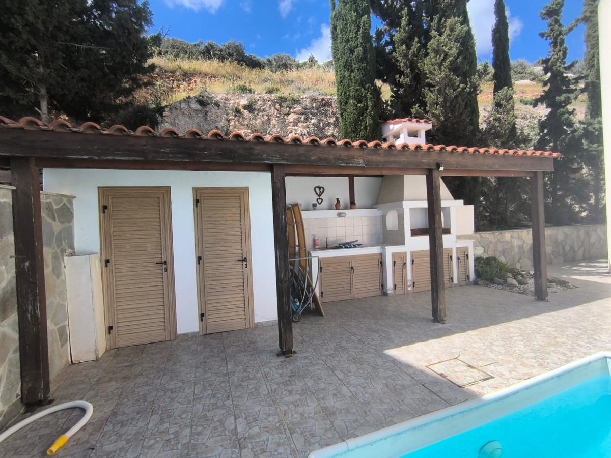 Detached Villa For Sale  in  Peyia