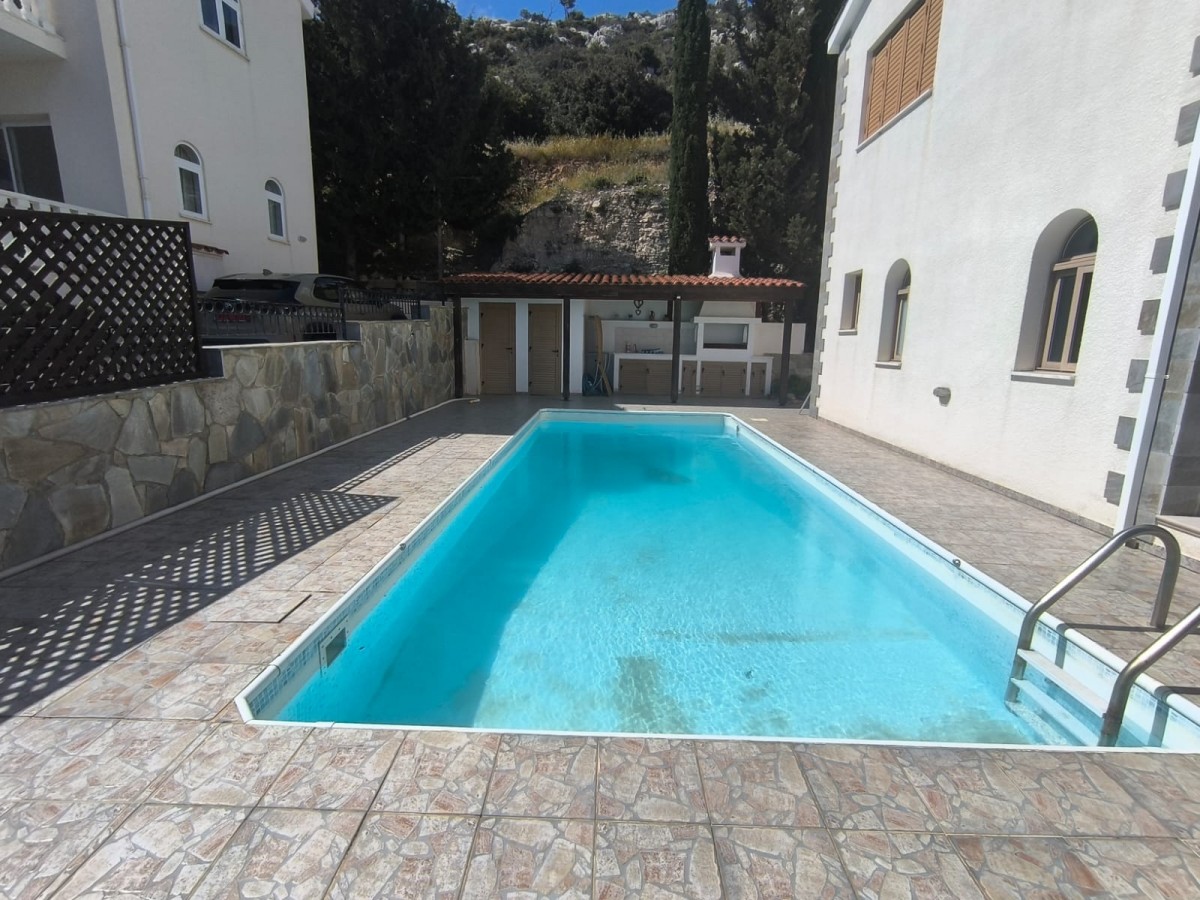 Detached Villa For Sale  in  Peyia