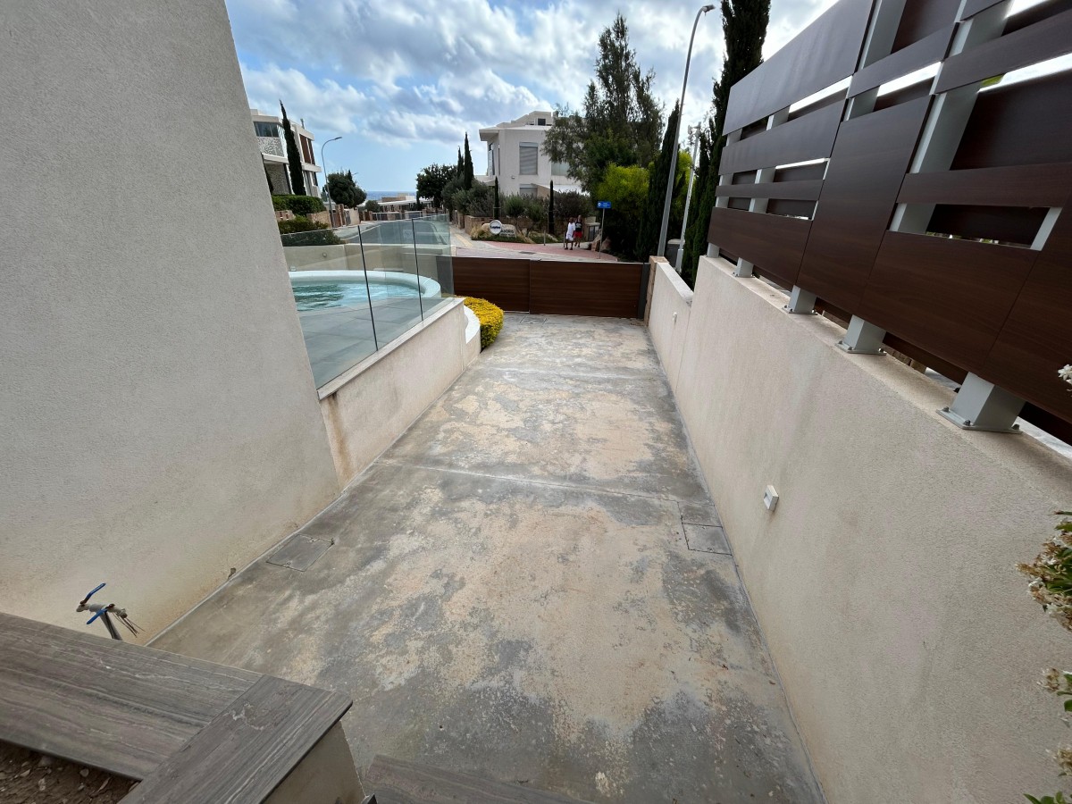 Detached Villa For Sale  in  Chlorakas