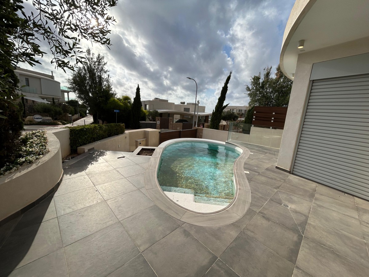 Detached Villa For Sale  in  Chlorakas