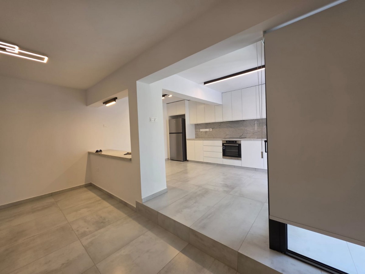 Apartment For Rent  in  Paphos Town