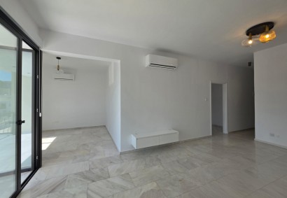 Paphos Town, Paphos Apartment For Rent | DT4945