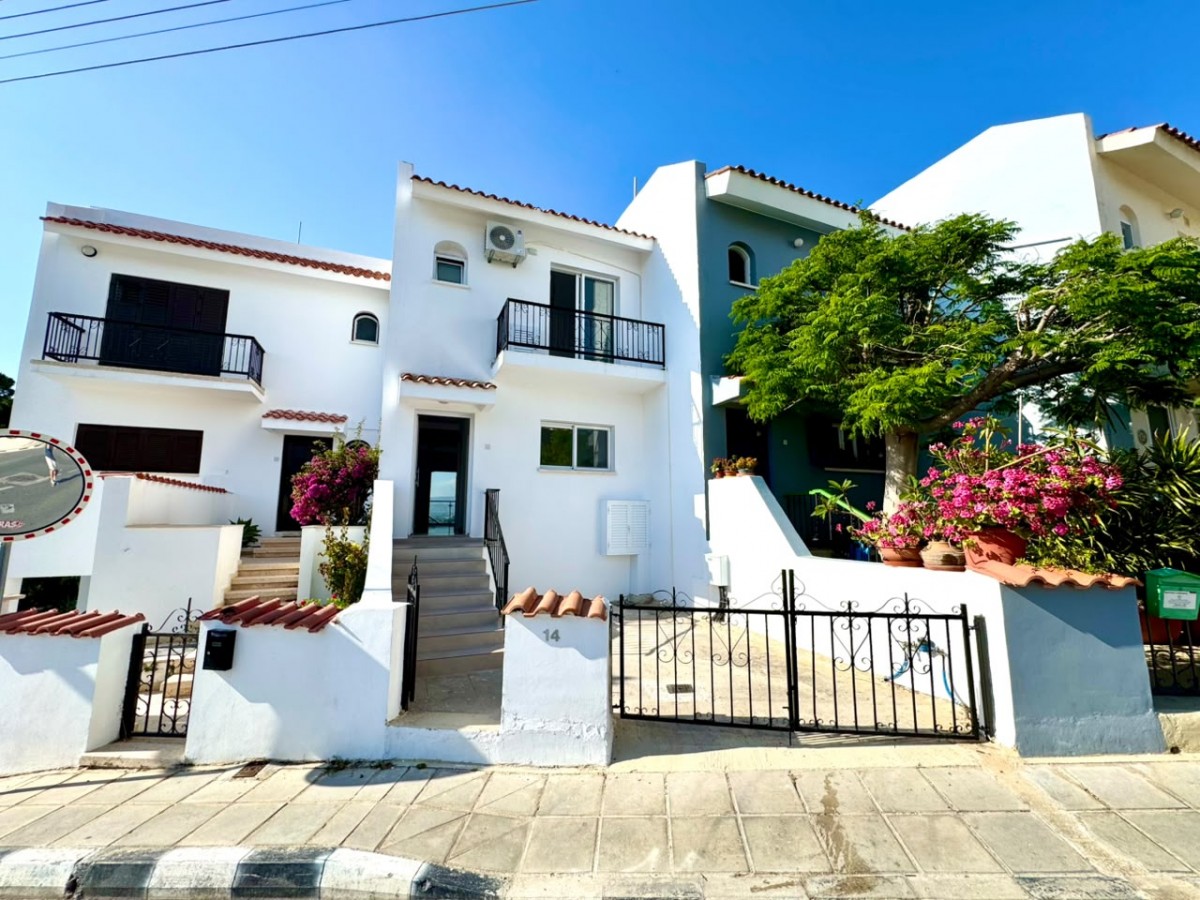 Town House For Rent  in  Chlorakas
