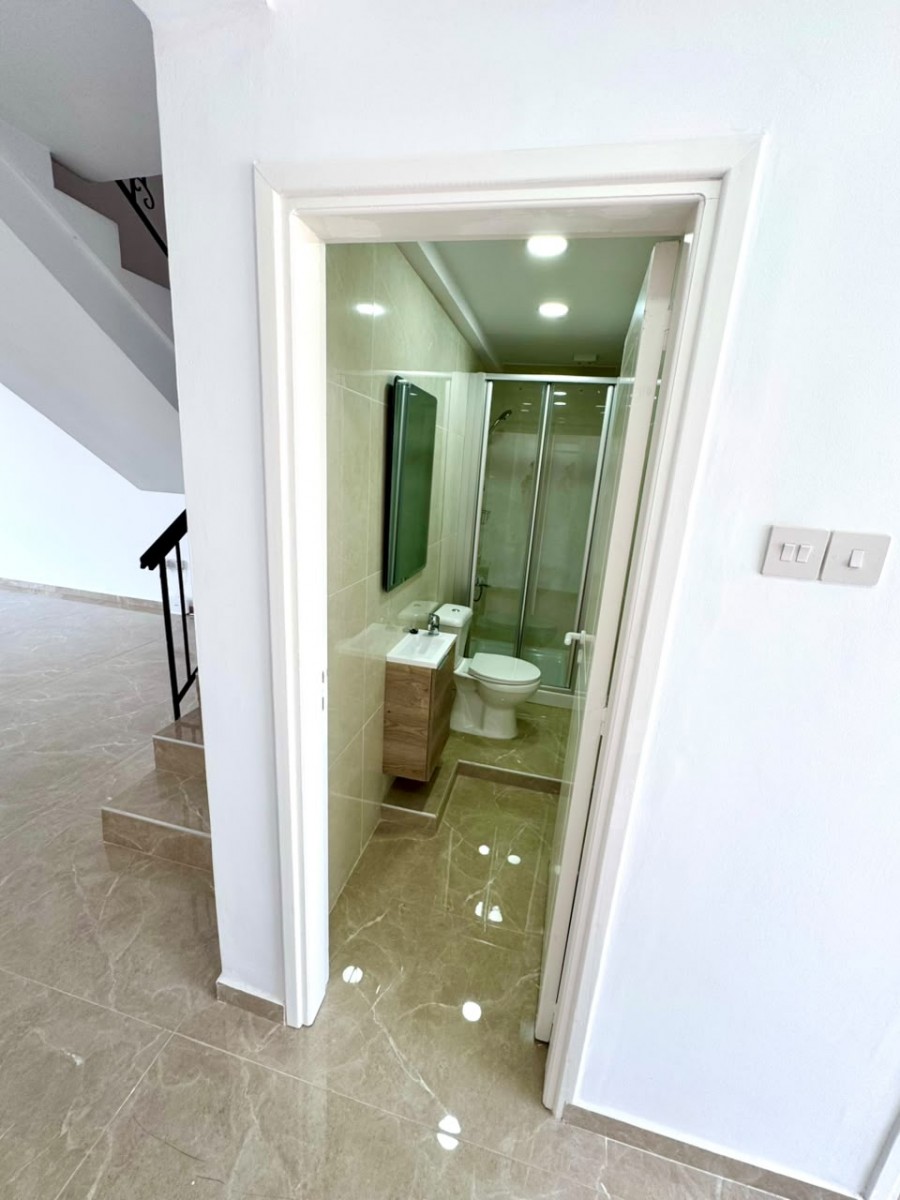Town House For Rent  in  Chlorakas