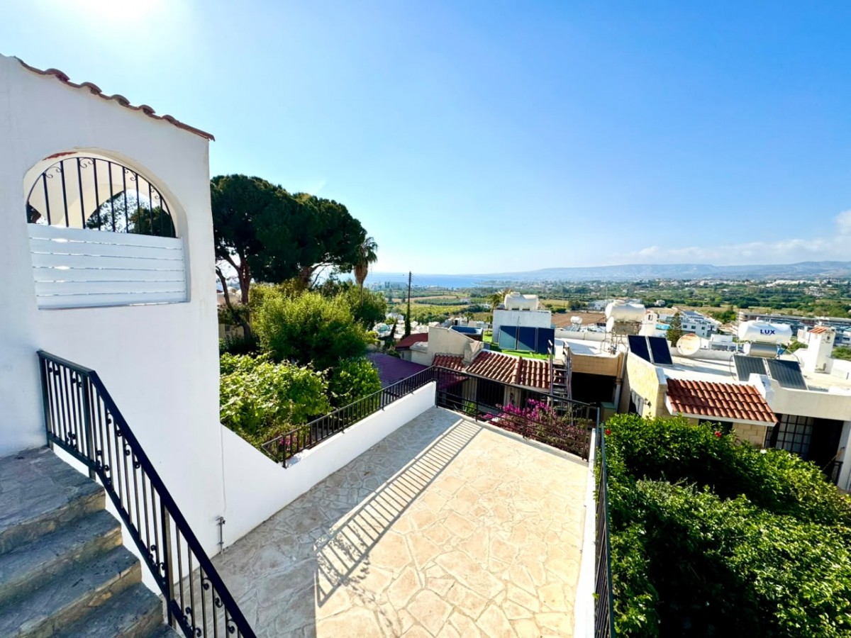 Town House For Rent  in  Chlorakas