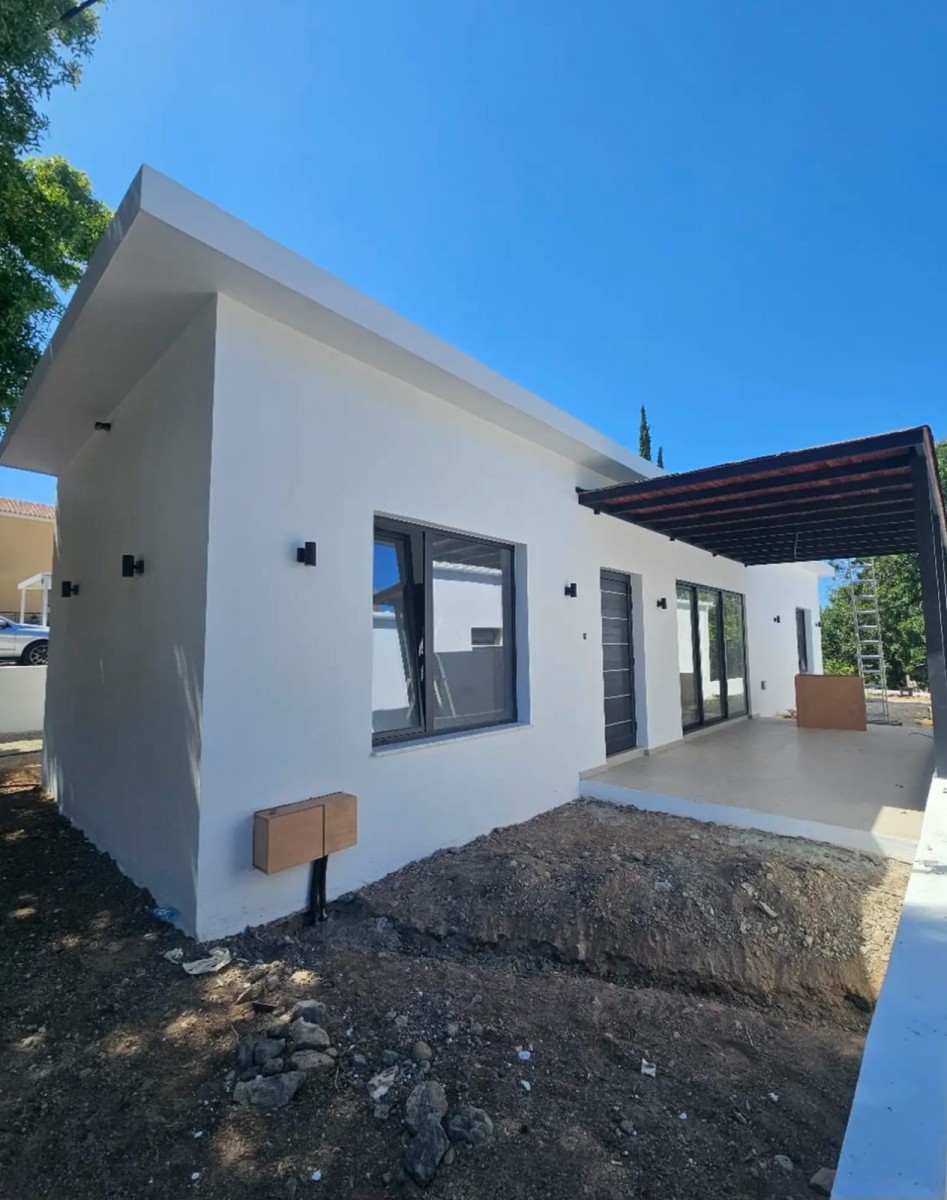Chlorakas, Paphos Bungalow For Rent | DT4948