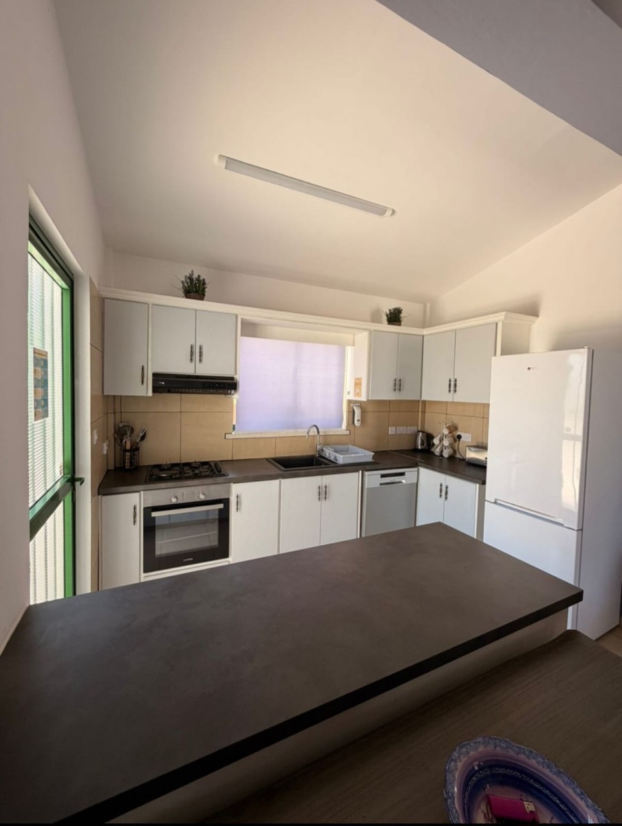 Detached Villa For Rent  in  Peyia