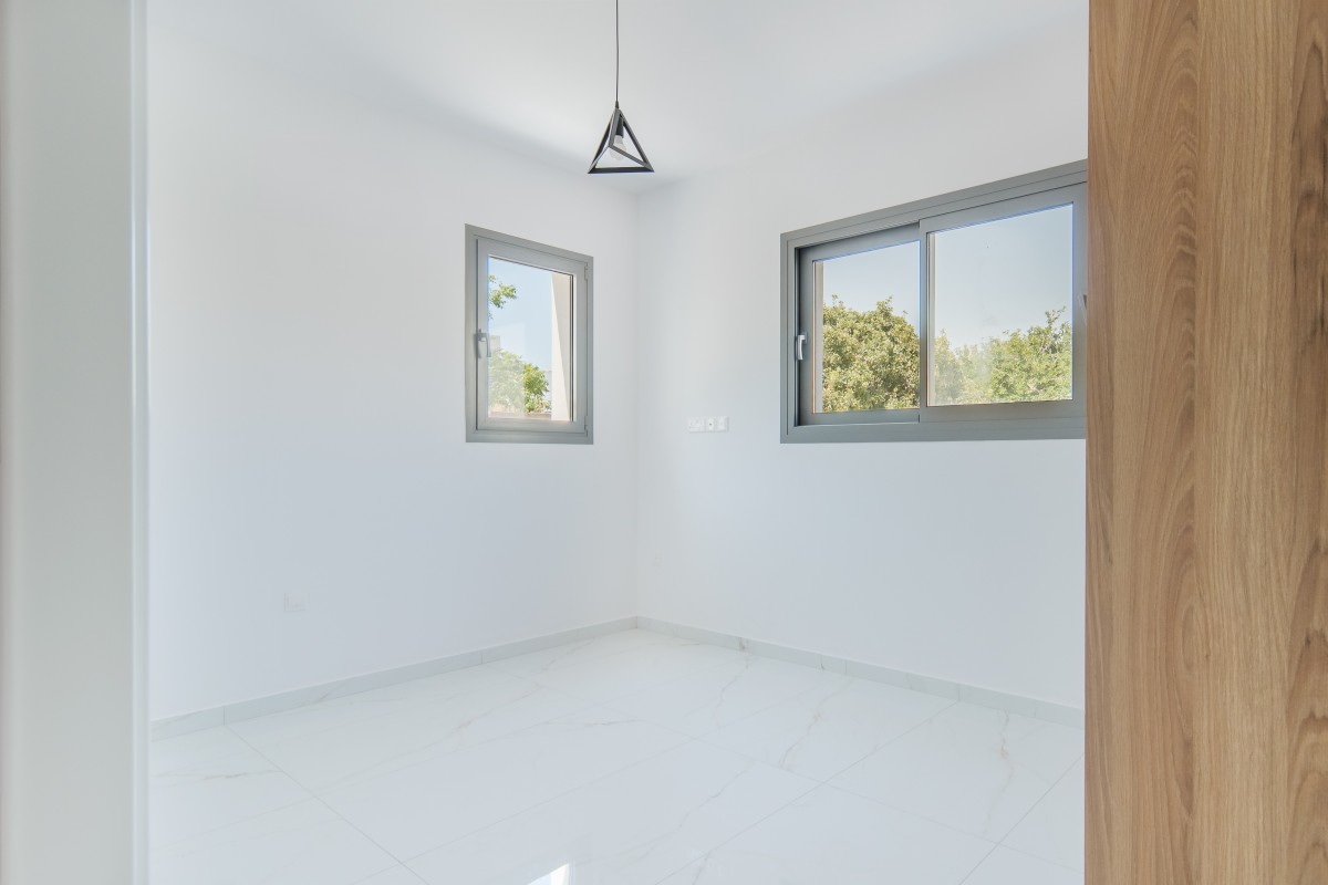 Apartment For Sale  in  Paphos Town