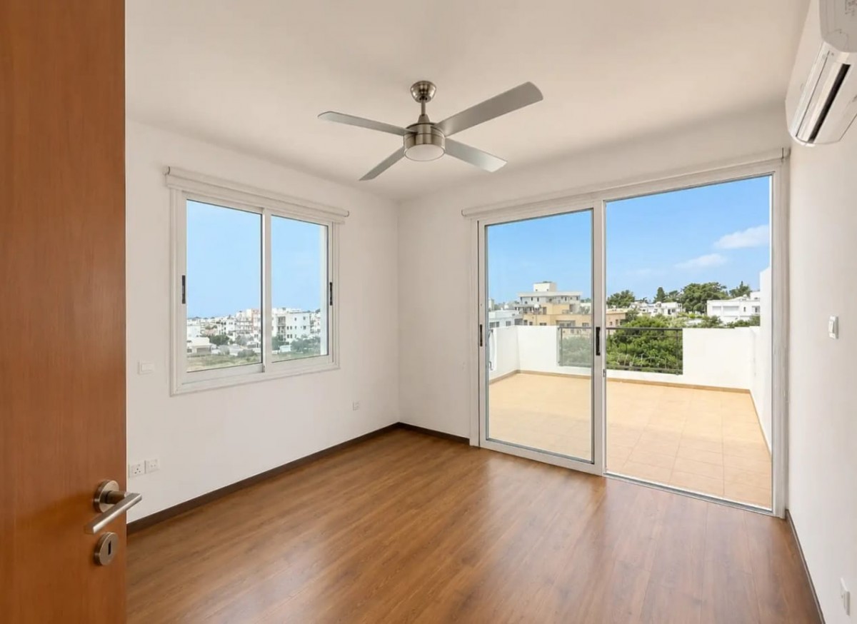 Penthouse For Rent  in  Paphos Town