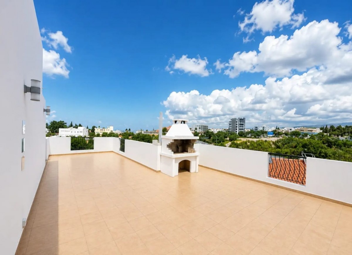 Paphos Town, Paphos Penthouse For Rent | DT4959