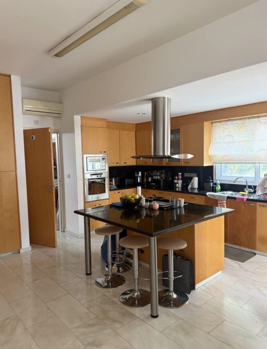 Detached Villa For Rent  in  Anavargos