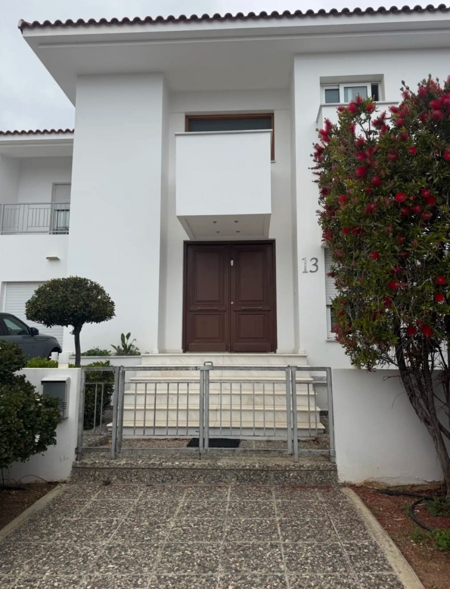 Detached Villa For Rent  in  Anavargos