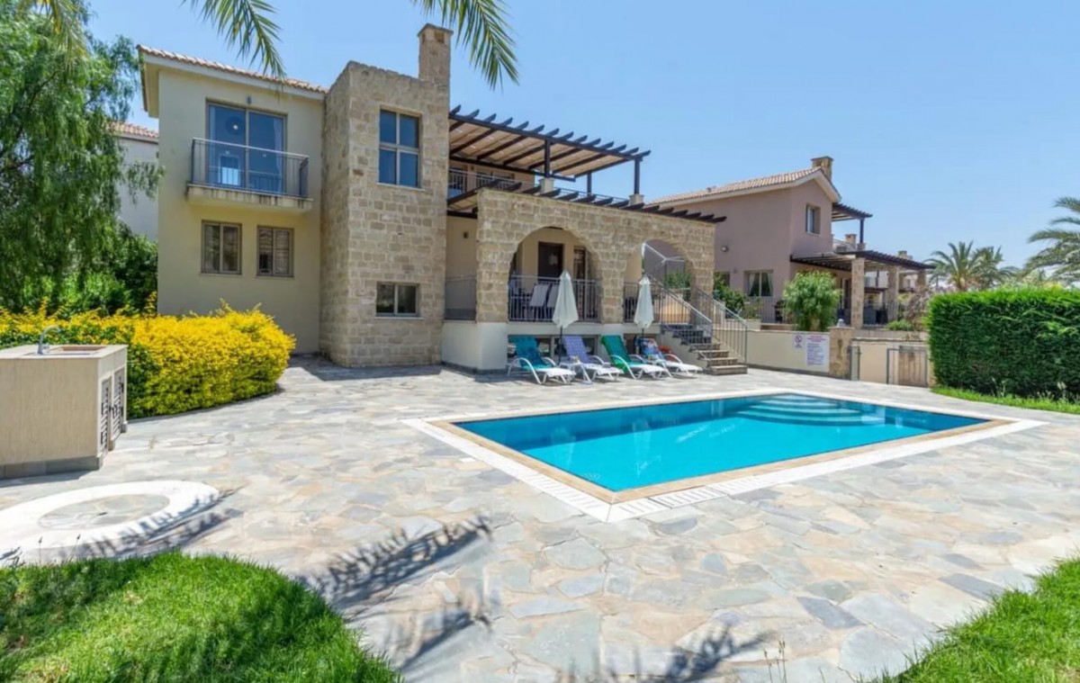 Detached Villa For Rent  in  Select Location