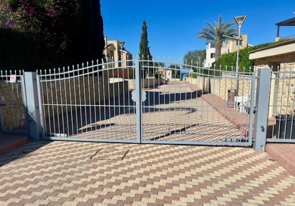 Detached Villa For Rent  in  Select Location