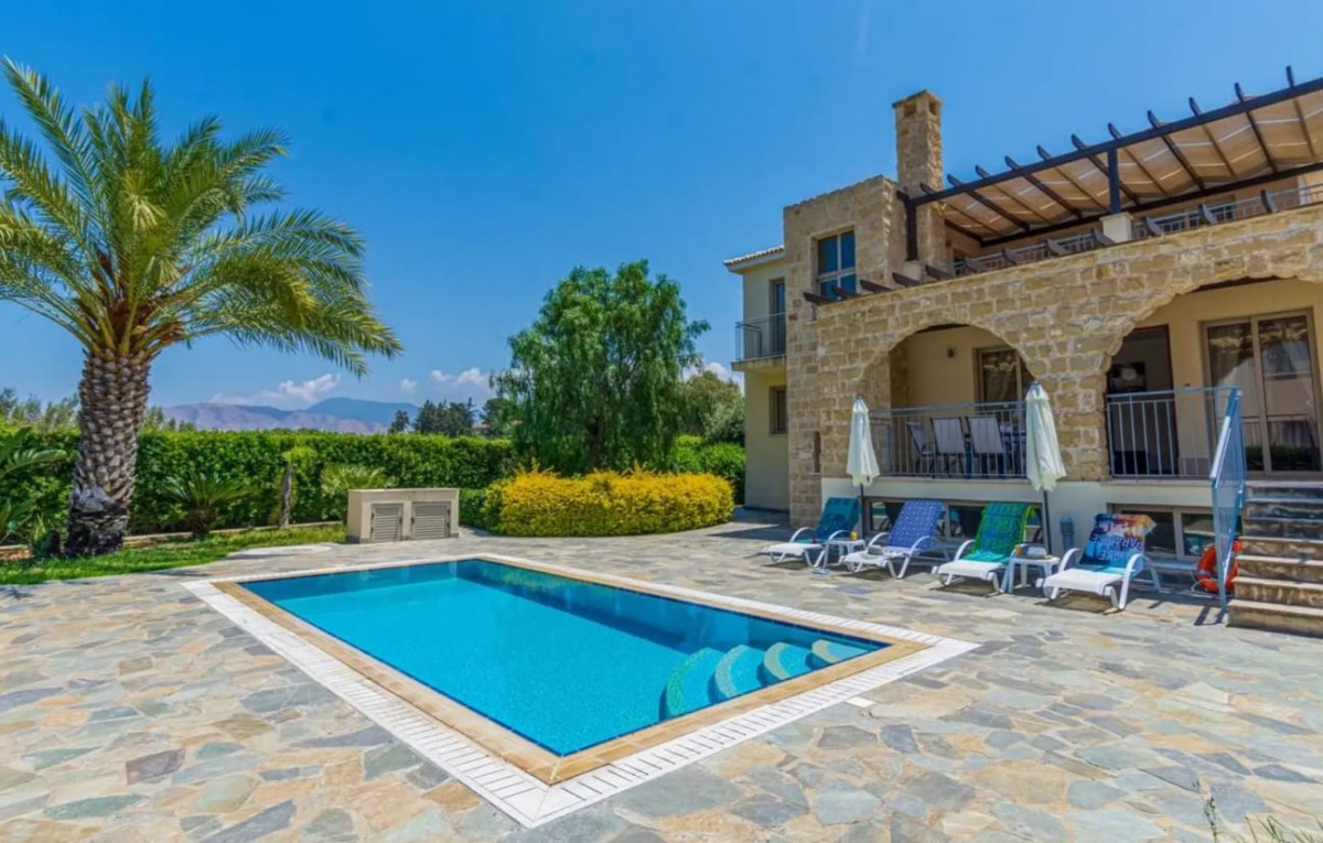 Detached Villa For Rent  in  Select Location