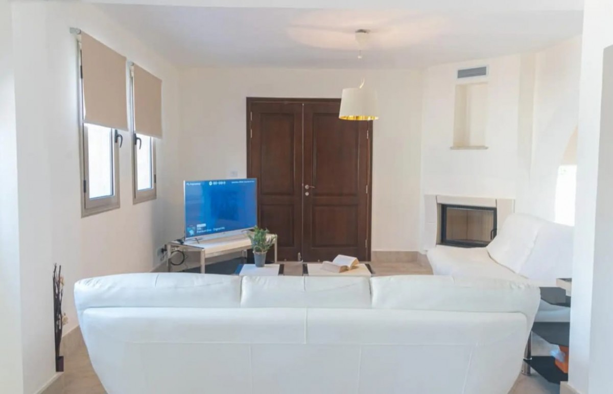 Detached Villa For Rent  in  Poli Crysochous