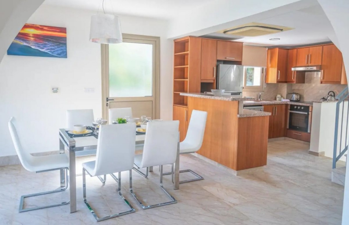 Detached Villa For Rent  in  Poli Crysochous