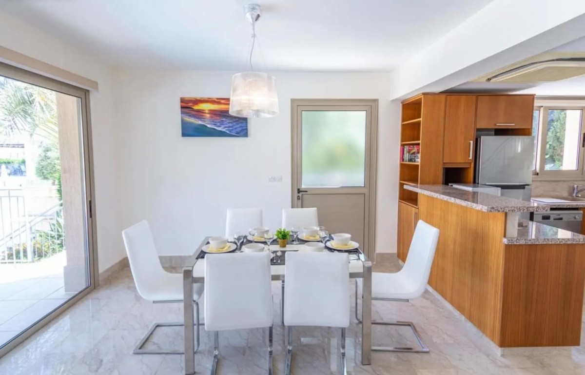 Detached Villa For Rent  in  Poli Crysochous