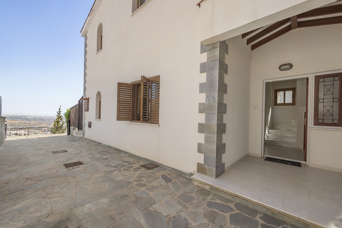 Detached Villa For Sale  in  Peyia
