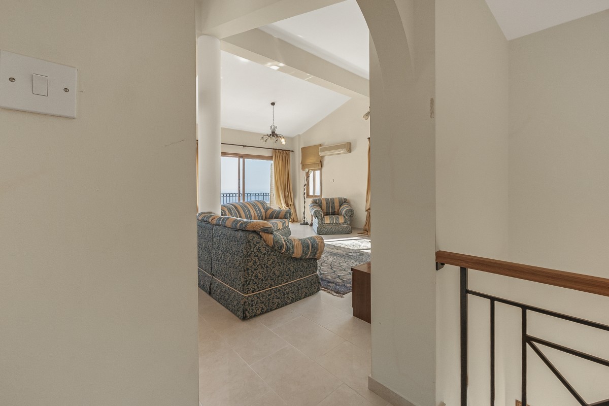 Detached Villa For Sale  in  Peyia