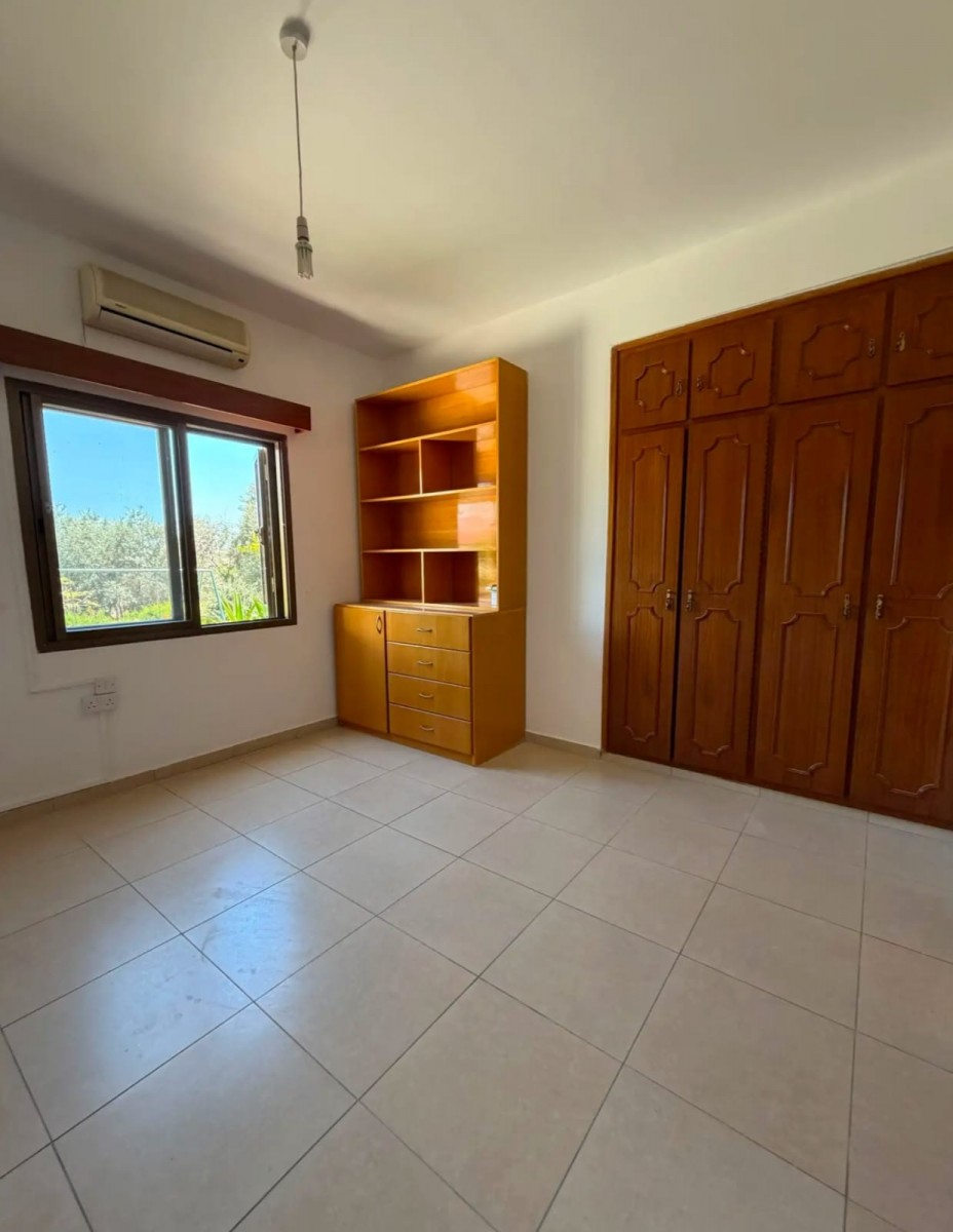 Bungalow For Rent  in  Peyia - Coral Bay