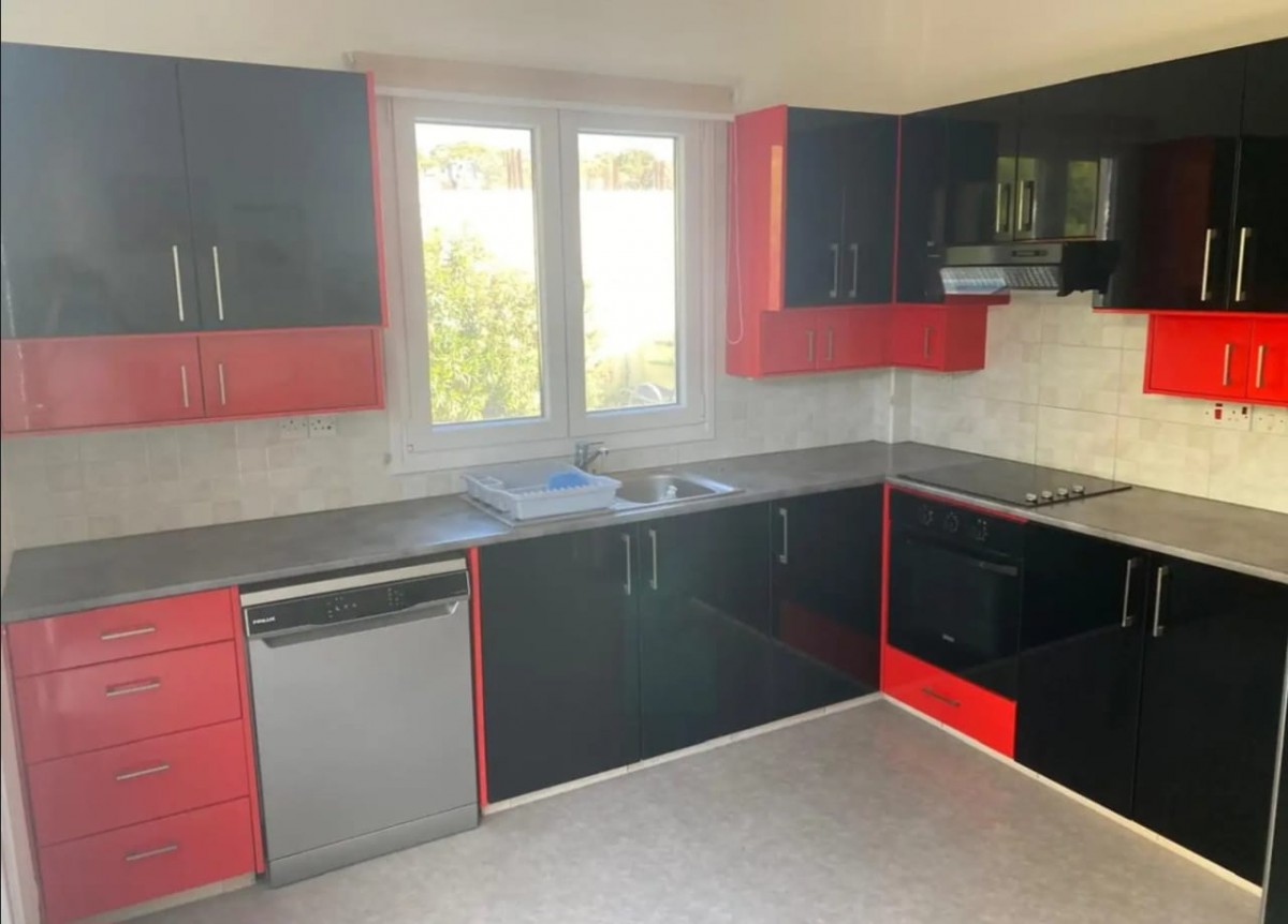 Detached Villa For Rent  in  Peyia - Sea Caves
