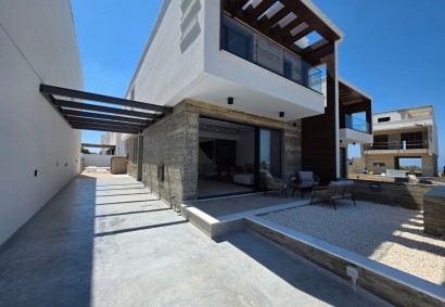 Geroskipou, Paphos Detached Villa For Rent | DT5028