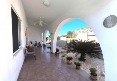 Peyia, Paphos Bungalow For Rent | DT5029