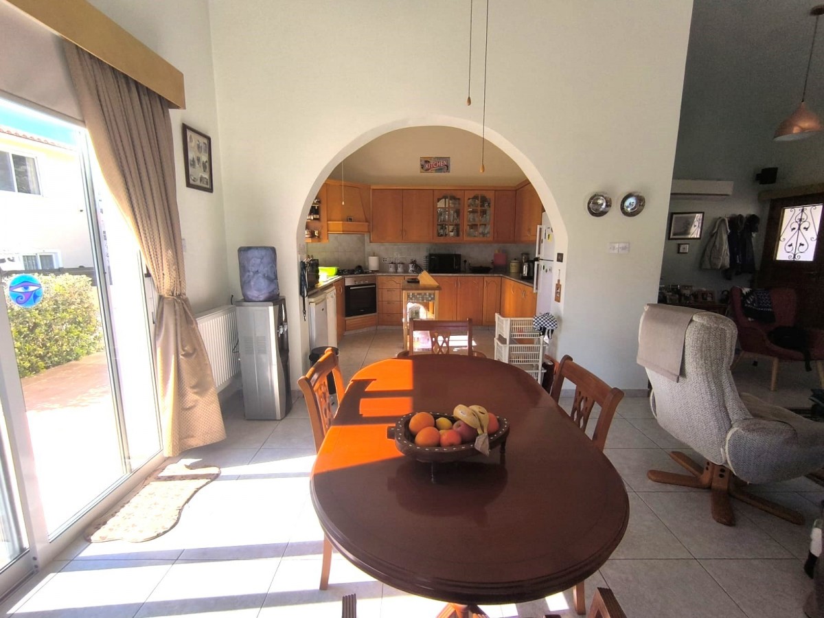 Bungalow For Sale  in  Peyia