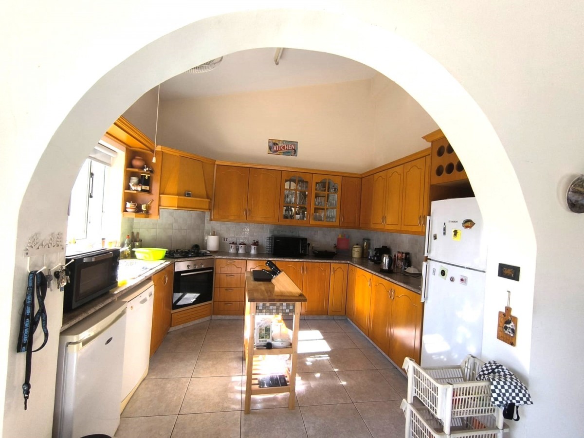 Bungalow For Sale  in  Peyia