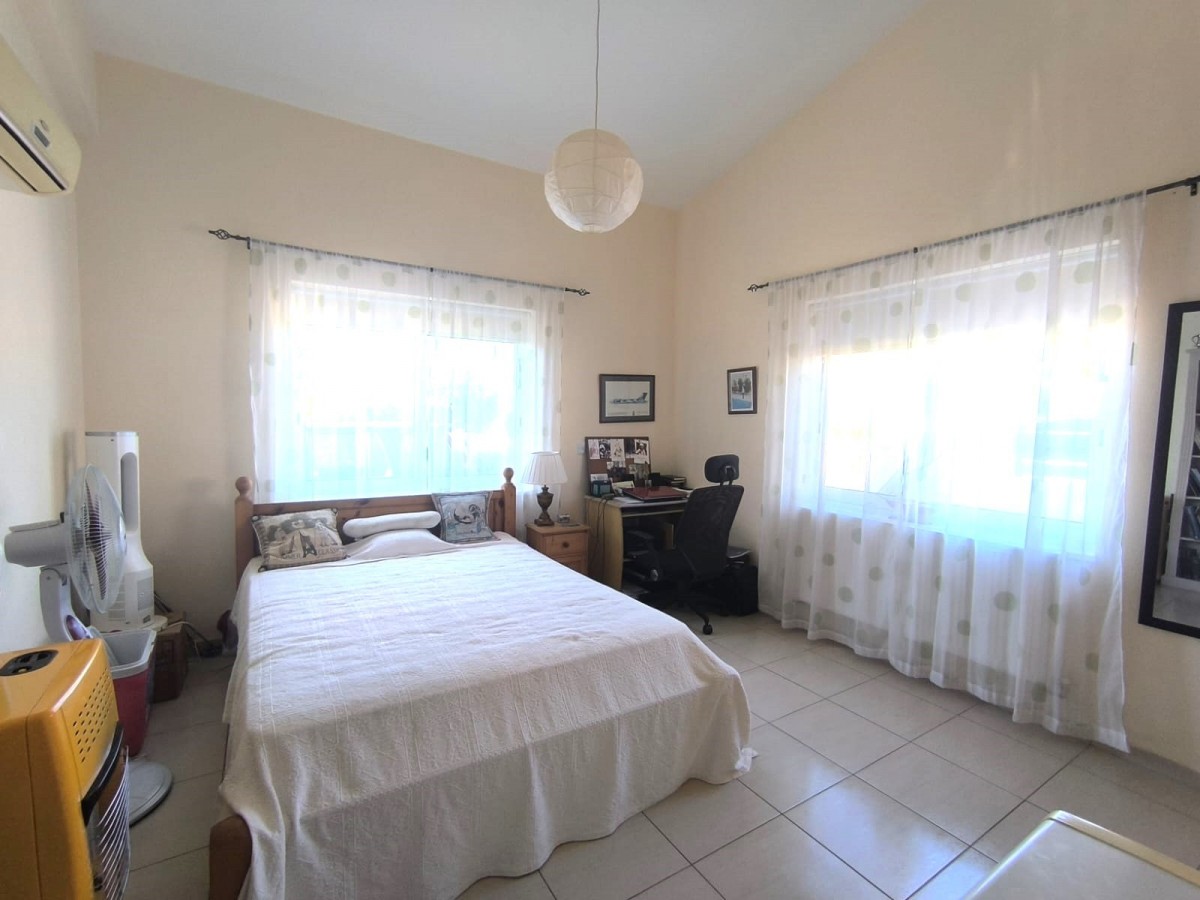 Bungalow For Sale  in  Peyia