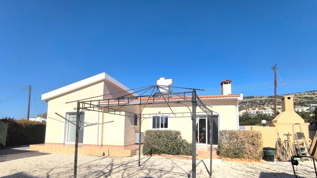 Bungalow For Sale  in  Peyia