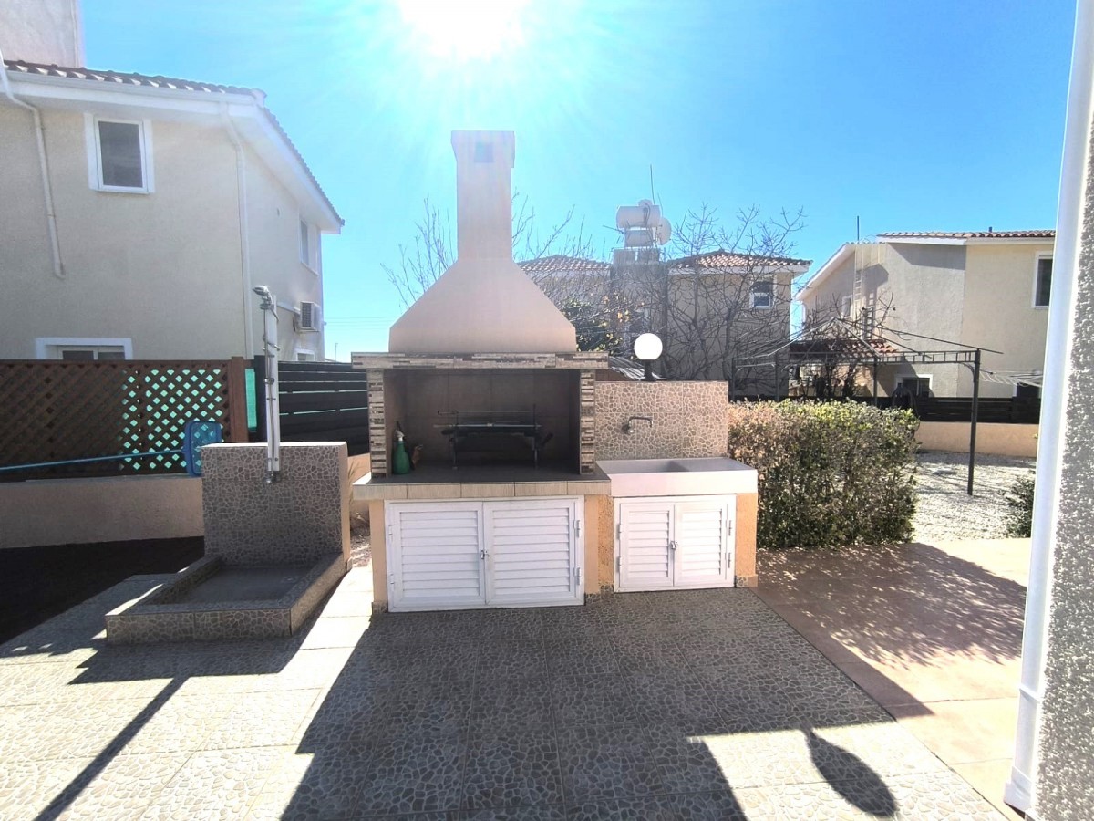 Bungalow For Sale  in  Peyia