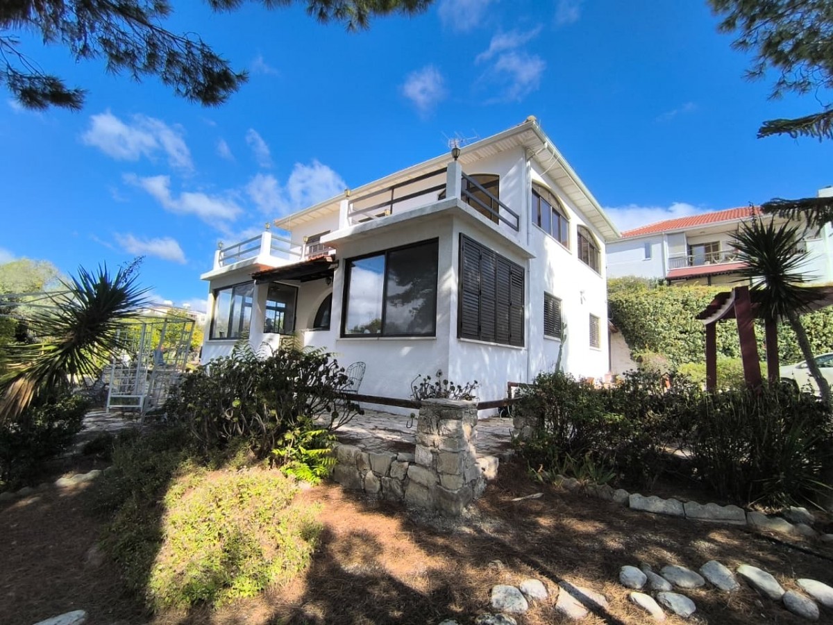 Detached Villa For Sale  in  Select Location