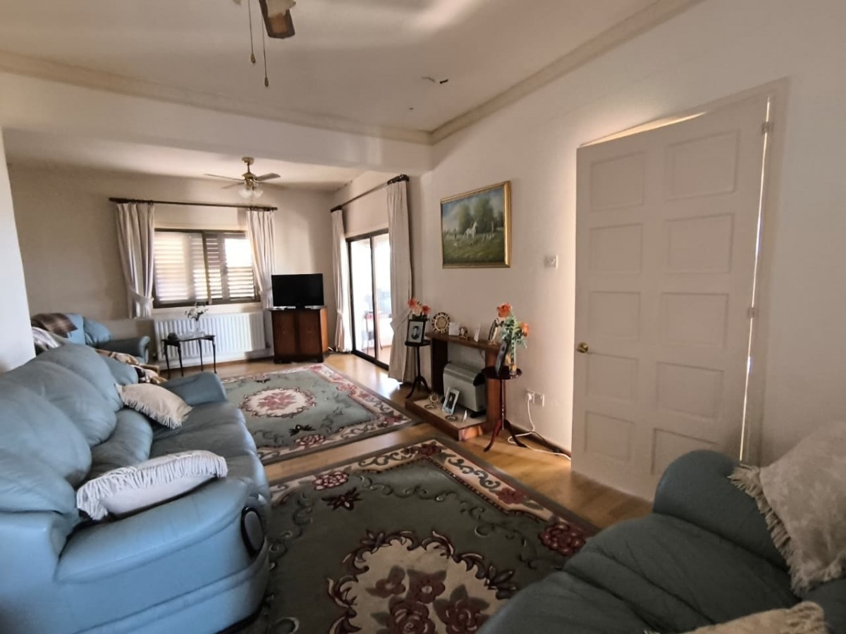 Detached Villa For Sale  in  Select Location