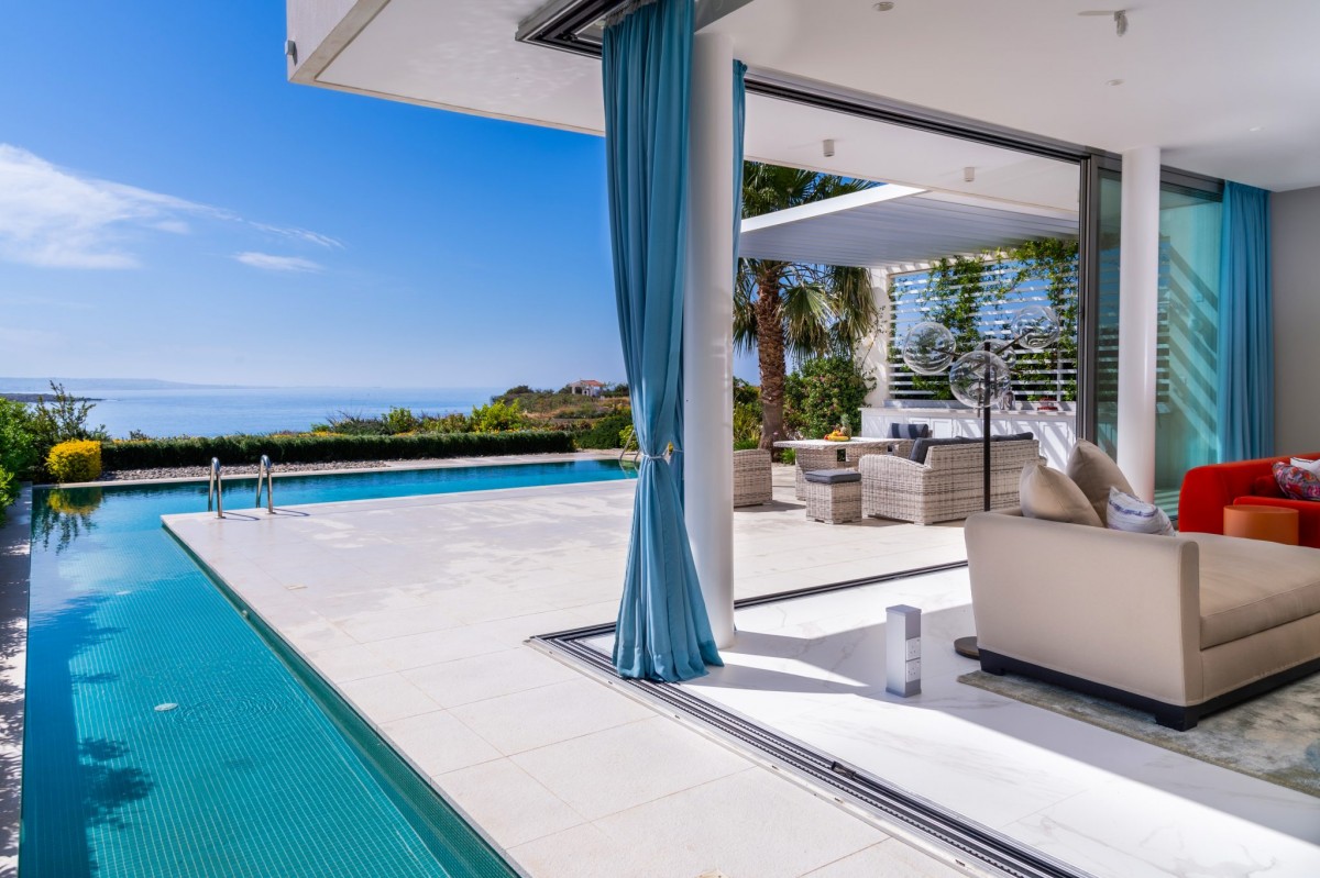 Villas / Houses in Coral Bay