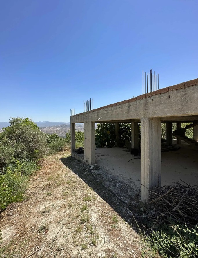 Detached Villa For Sale  in  Theletra