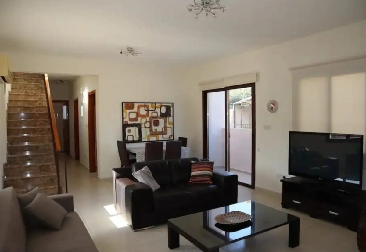 Detached Villa For Rent  in  Mesogi