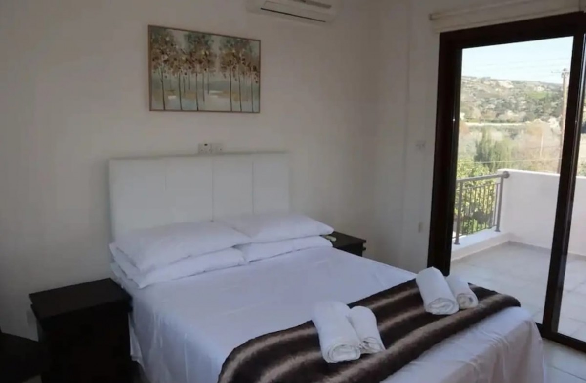 Detached Villa For Rent  in  Mesogi