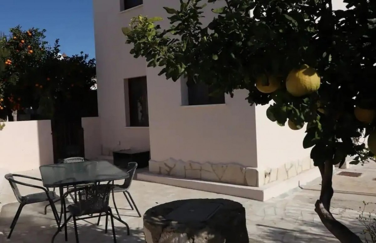 Detached Villa For Rent  in  Mesogi