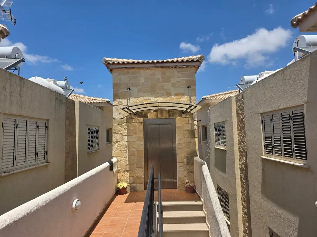 Apartment For Rent  in  Mandria